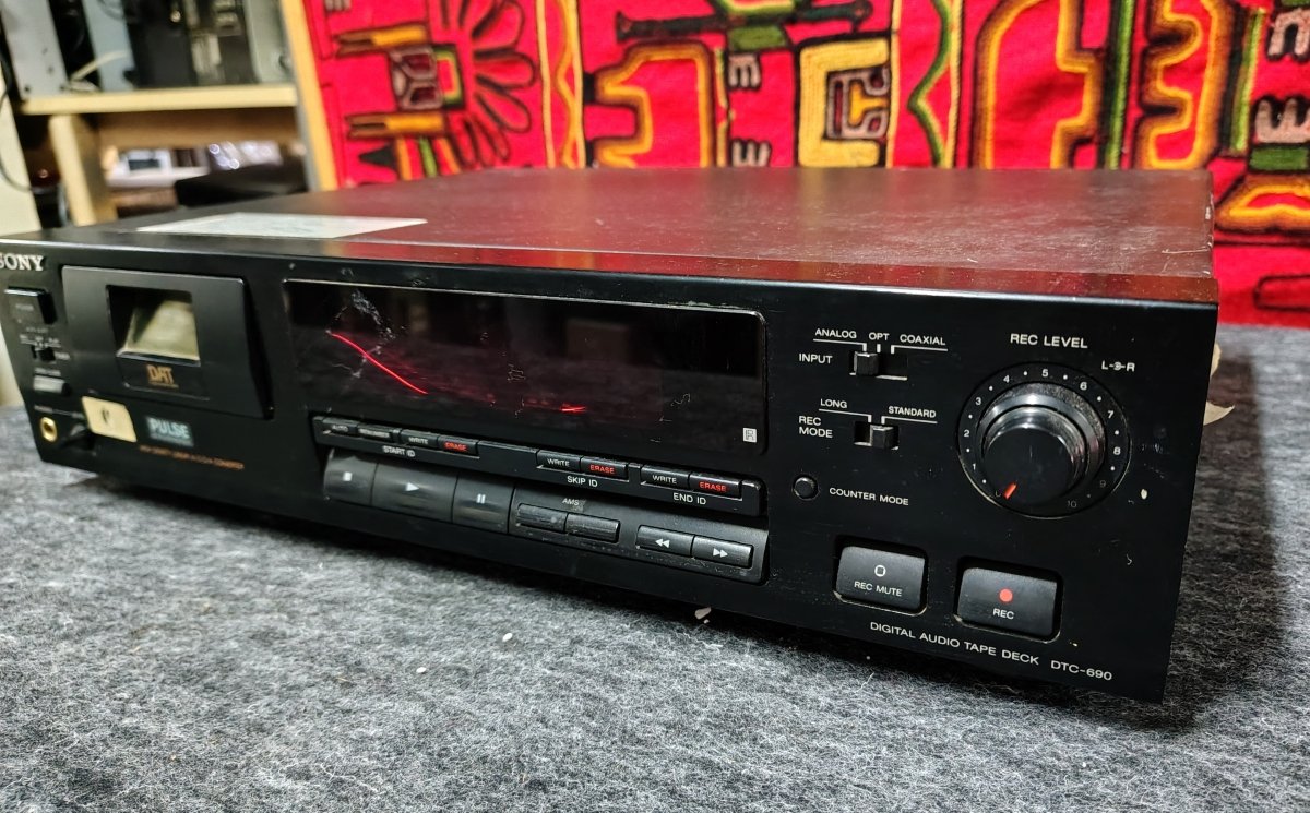 sony-dtc690